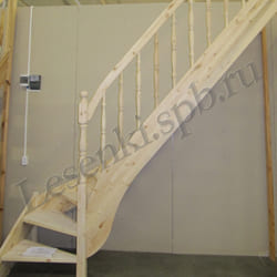 Фотография лестницы №9 эк. Готовая Г-образная лестница из хвои, без покрытия